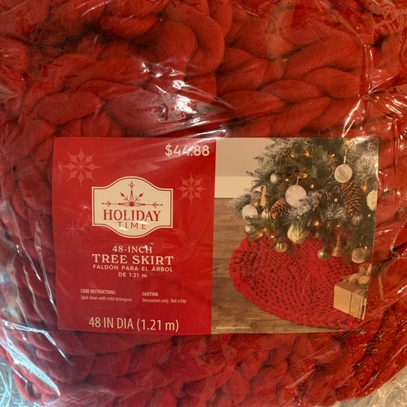 Holiday Time 48 Inch Red Chunky Knit Christmas Tree Skirt - Picture 7 of 7